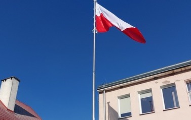 flaga na maszcie #PodBiałoCzerwoną