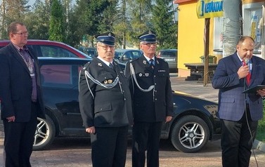delegacja strażak&oacute;w #PodBiałoCzerwoną