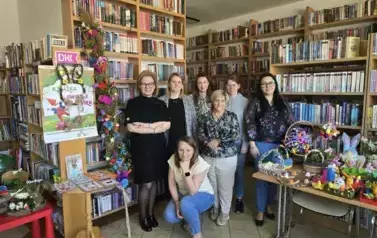 Komisja konkursowa wraz z pracownikami Biblioteki