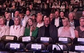 Wyr&oacute;żniony sołtys z Gminy Godkowo wraz z innymi sołtysami z wojew&oacute;dztwa