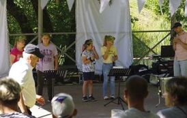 4 dziewczynki, występ, scena